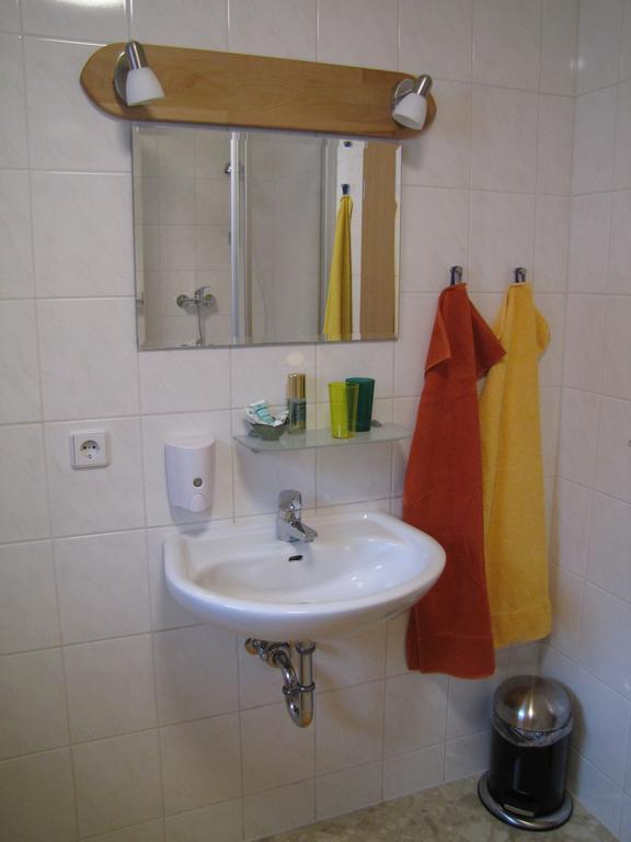 Stollenklause Apartment Hormersdorf  Ruang foto