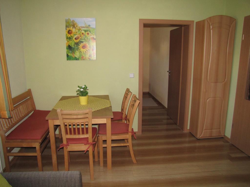 Stollenklause Apartment Hormersdorf  Ruang foto